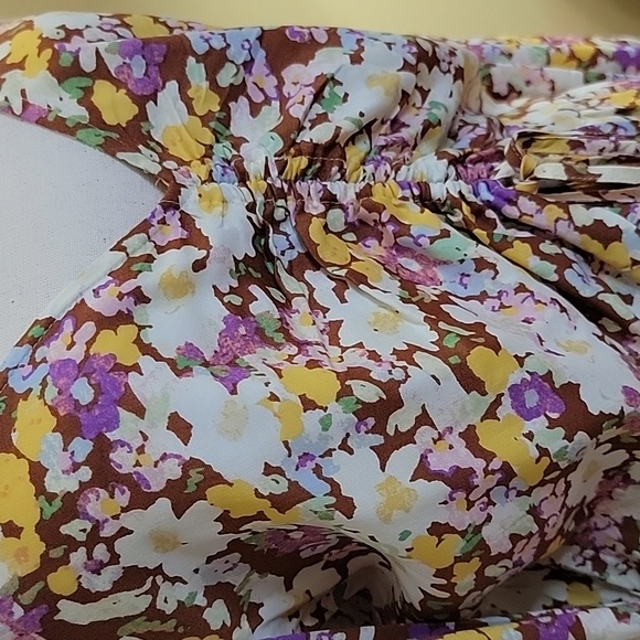 Sanctuary top with ruching yellow purple white flower - Picture 2 of 7
